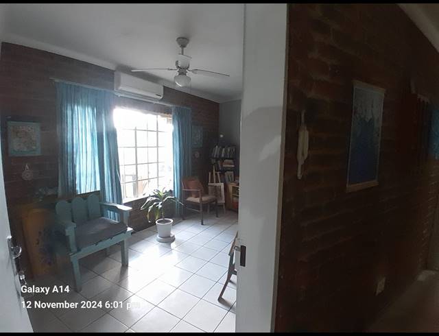 3 BEDROOM FREESTANDING FOR SALE IN CASHAN